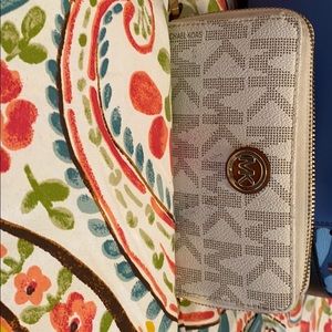 Ladies Michael Kors Wristlet and wallet